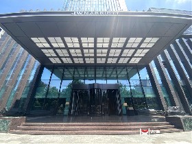 西安高新JW萬(wàn)豪酒店兩翼旋轉(zhuǎn)門