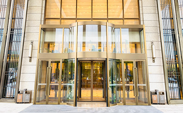 兩翼旋轉(zhuǎn)門