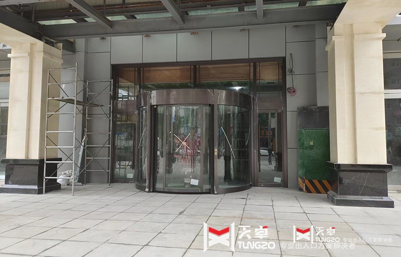 53門店旋轉(zhuǎn)門-咸陽(yáng)宴長(zhǎng)安禮宴中心 _20220506125234.jpg